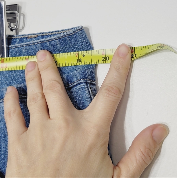 Midtown Vintage Light Blue Jeans Embroidered Pocket Details Cotton Blend Shorts - Picture 11 of 12